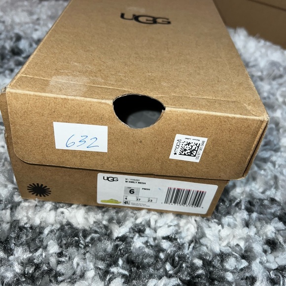 UGG Womens Emily Mesh Lime Green Sandals size 6M - Picture 6 of 6